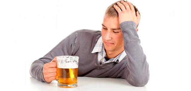 Можно ли употреблять алкоголь при гипертонии: пиво повышает или понижает давление