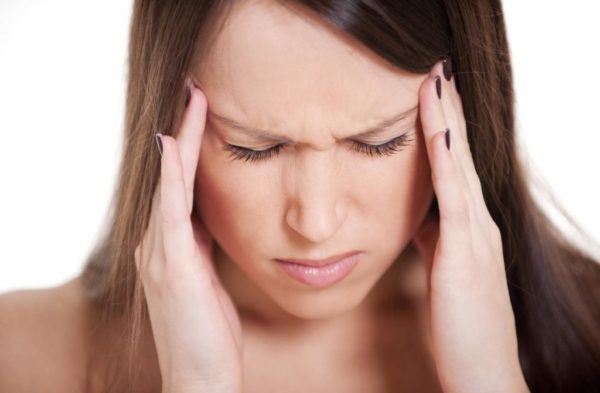 Симптомы повышенного артериального давления: головная боль, шум