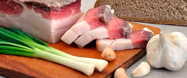 Какие продукты повышают артериальное давление в пожилом возрасте: сало и мясо при гипертонии