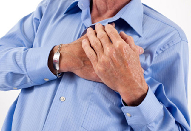 Как снять приступ аритмии сердца в домашних условиях: первая помощь, симптомы и лечение