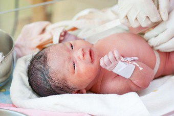Открытое овальное окно в сердце у новорожденного ребенка